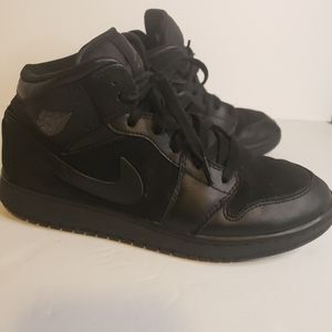 NIKE Air Jordan 1 Retro 554725 050 Triple Black Youth Shoes Size 7Y - Womens 8.5